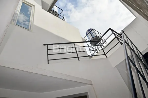 image DIJUAL RUMAH MINIMALIS BRAND NEW KALIJUDAN ASRI, RUMAH DENGAN KONSEP TOWN HOUSE, 2 LANTAI, SELANGKAH KE RAYA MERR (5)