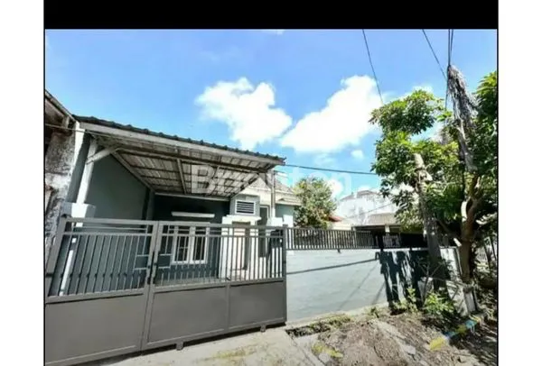 image GUNUNG ANYAR RUMAH HOOK MURAH SIAP HUNI BAGUS ONE GATE (1)