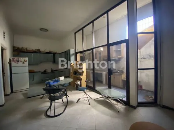 image *RUMAH SECOND ROW BESAR* *KERTAJAYA INDAH TIMUR*  (2)