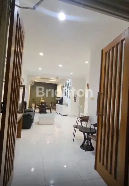image RUMAH CANTIK TERAWAT FULLFURNISH SIAP HUNI DELTASARI BARU (3)
