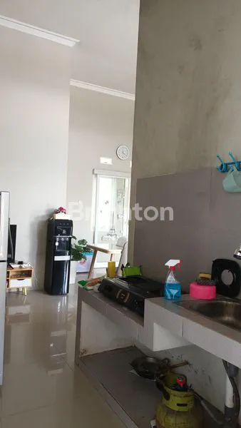 image DISEWAKAN RUMAH EXCLUSIVE DI RING ROAD MADIUN – FULL PERABOT, LOKASI NYAMAN & STRATEGIS (6)