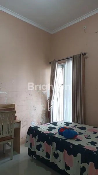 image DISEWAKAN RUMAH EXCLUSIVE DI RING ROAD MADIUN – FULL PERABOT, LOKASI NYAMAN & STRATEGIS (3)