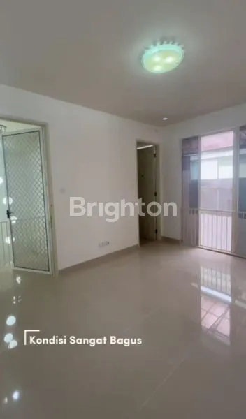 image RUMAH 2 LANTAI BAGUS SIAP HUNI KOSONGAN WBM DEKAT WIYUNG PAKUWON MALL CITRALAND UNESA (6)