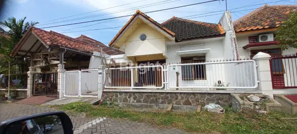 image RUMAH LOKASI SANGAT STRATEGIS DI WISMA MUKTI SURABAYA (1)