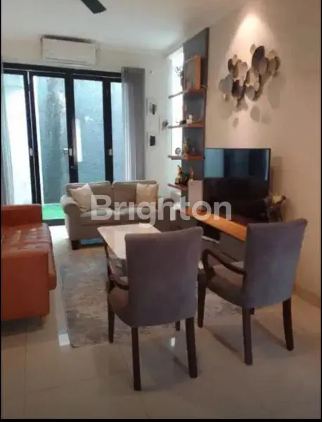 image RUMAH FULLY FURNISH DISEWAKAN DI DISCOVERY BINTARO TANGERANG SELATAN (4)