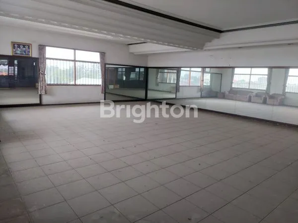 image DIJUAL RUKO 3 LANTAI STRATEGIS DI JL. MOJOPAHIT – KOTA MOJOKERTO (5)