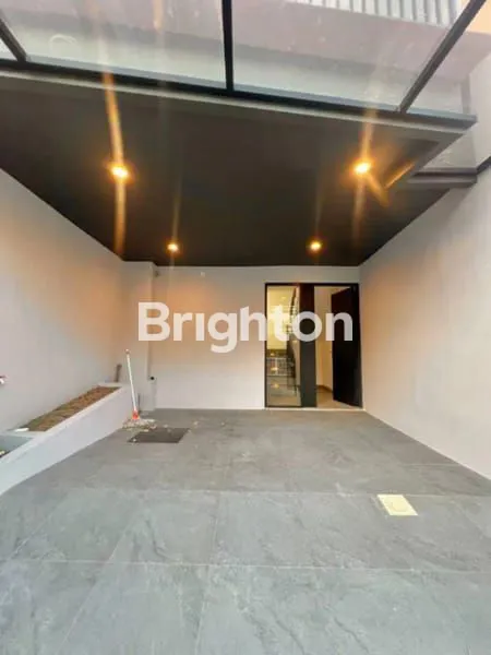 image NEW HOUSE BARU MODERN STYLE HOOK POJOK PERUMAHAN PURIMAS DEKAT RAYA MERR RUNGKUT POCAN PONDOK TJANDRA (5)