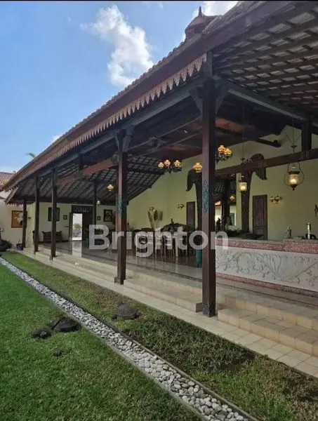 image DISEWAKAN VILLA  3BR TROPICAL CLASSIC DI UMALAS DEKAT SEMINYAK -BALI (5)