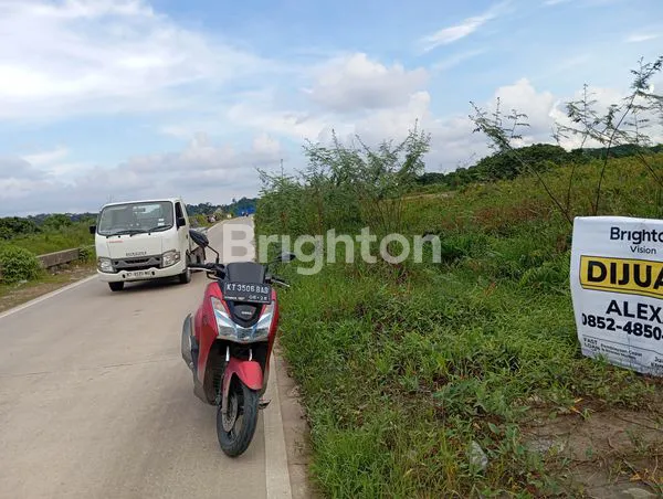 image TANAH LUAS PINGGIR JALAN (2)