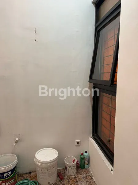 image DISEWAKAN RUMAH SAYAP TAMAN KOPO INDAH (TKI), DEKAT SEKOLAH BINA BAKTI, DEKAT DENGAB SEKOLAH TALENTA, DEKAT PIM BENSIN, DEKAT PASAR SEGAR TKI, DEKAT INDOMART, DEKAT  ALFAMART, DEKAT MIKO MALL, DEKAT TOL MARGA ASIH, DEKAT TOL MARGA KOPO (5)