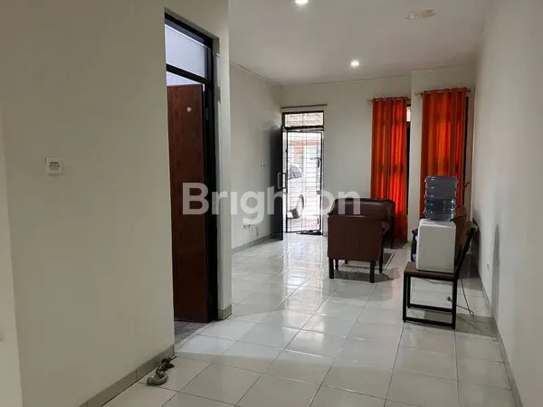 image DISEWAKAN RUMAH SAYAP TAMAN KOPO INDAH (TKI), DEKAT SEKOLAH BINA BAKTI, DEKAT DENGAB SEKOLAH TALENTA, DEKAT PIM BENSIN, DEKAT PASAR SEGAR TKI, DEKAT INDOMART, DEKAT  ALFAMART, DEKAT MIKO MALL, DEKAT TOL MARGA ASIH, DEKAT TOL MARGA KOPO (1)