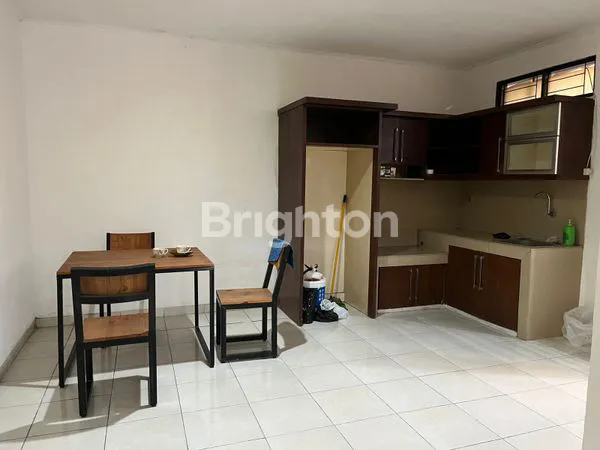 image DISEWAKAN RUMAH SAYAP TAMAN KOPO INDAH (TKI), DEKAT SEKOLAH BINA BAKTI, DEKAT DENGAB SEKOLAH TALENTA, DEKAT PIM BENSIN, DEKAT PASAR SEGAR TKI, DEKAT INDOMART, DEKAT  ALFAMART, DEKAT MIKO MALL, DEKAT TOL MARGA ASIH, DEKAT TOL MARGA KOPO (3)