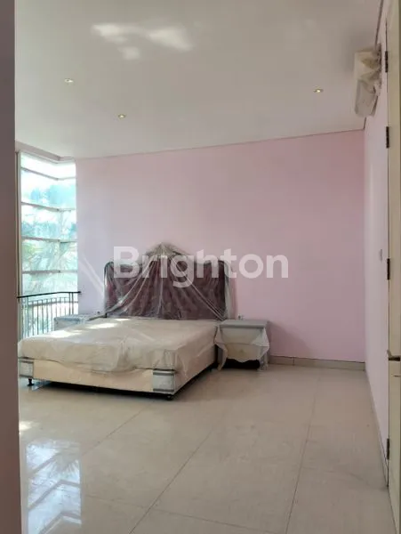 image RUMAH LAGUNA PALM BEACH PAKUWON CITY MEWAH BARU RENOVASI  (6)