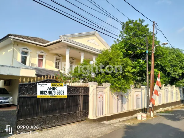 RUMAH 2 LANTAI LENGKAP DENGAN KOLAM RENANG AMPERA