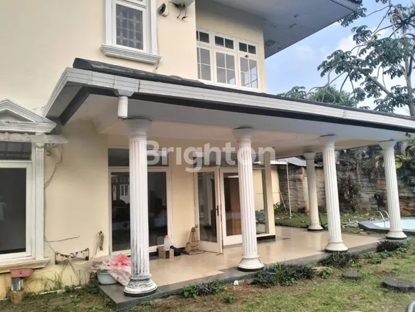 image RUMAH 2 LANTAI LENGKAP DENGAN KOLAM RENANG AMPERA (4)