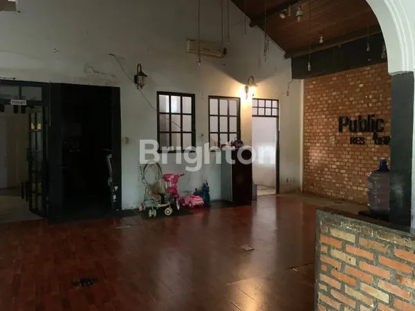 image RUMAH MEWAH 2 LANTAI DI SAMPING JL. DIPONEGORO, PUSAT KOTA PEKANBARU (3)
