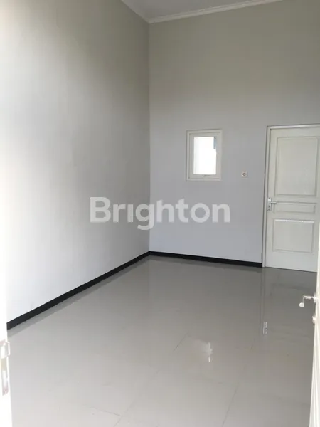 image DIJUAL RUMAH ALANA REGENCY TAMBAK REJO BELAKANG POKCAN MEPET SURABAYA (7)