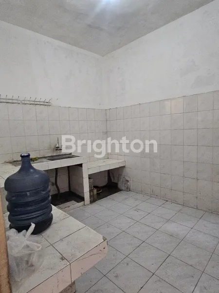 image DIJUAL CEPAT RUMAH TENGAH KOTA SURABAYA DAERAH SETRO (4)