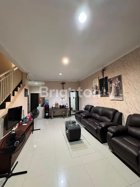 image RUMAH 2 LANTAI LEBAK ARUM DEKAT PLOSO RAYA KENJERAN BRONGGALAN TAMBAKSARI MERR DHARMAHUSADA MULYOSARI PANTAI MENTARI (3)