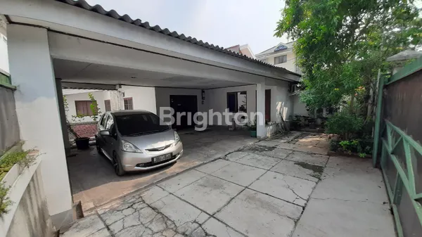 image RUMAH BESAR, COCOK UNTUK JADI LAHAN KOMERSIL!! DI AREA WIJAYA KEBAYORAN BARU JAKARTA SELATAN - 12KT & 7KM (2)