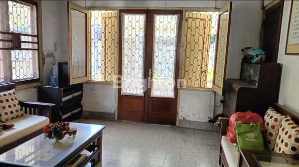 image RUMAH LAMA DI 0 JALAN KINIBALU, HALAMAN LUAS, ROW JALAN 4 MOBIL (3)