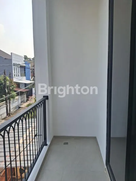 image RUMAH BARU 3 LANTAI DURI KEPA (8)