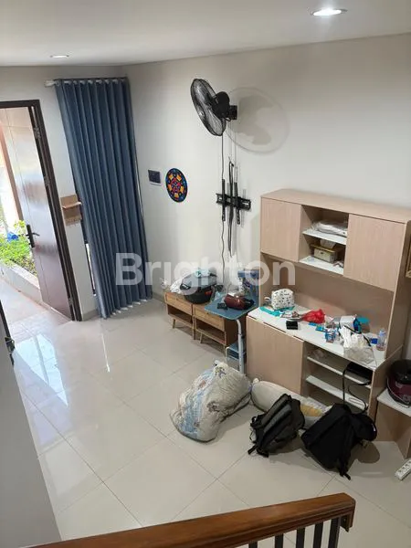 image RUMAH MEWAH 2 LANTAI FULL FURNISH DI BUKIT GOLF LAGOON CIMANGGIS (2)