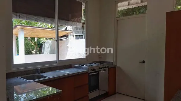 image VILLA MEWAH 4BR FULLY FURNISHED DI SANUR, VIEW TAMAN TROPIS 11 ARE (3)