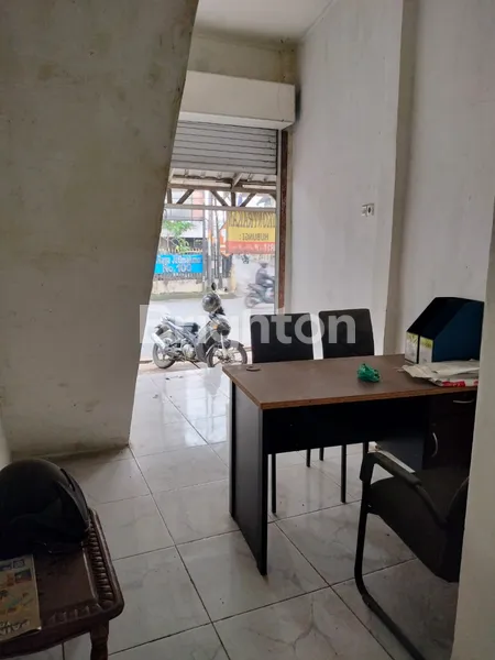 image RUKO 2 LANTAI (RUKO NO 2) DI JATIMAKMUR, PONDOK GEDE, BEKASI – LOKASI STRATEGIS & HARGA TERBAIK, SHM, BEBAS BANJIR (5)