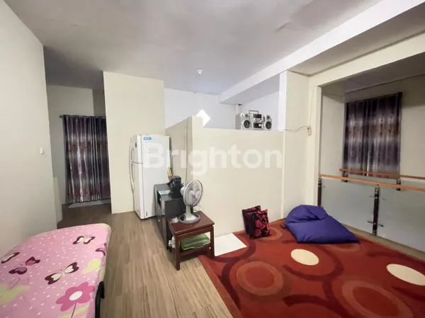 image RUMAH FULL FURNISHED ADA KOLAM RENANG DI KOMPLEK WIKA (8)