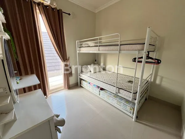 image RUMAH RAPI BERSIH FULL FURNISH DI PERUMAHAN GRAND SHANAYA 2 LANTAI (7)