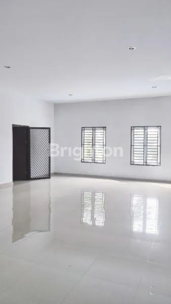 image RUMAH MEWAH 2.5 LANTAI VIEW GOLF DI GRAHA METROPOLITAN MEDAN (4)