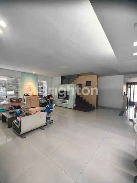 image RUMAH SIAP HUNI DENGAN KONSEP OPEN SPACE RAYA GADING PANTAI SURABAYA TIMUR (2)