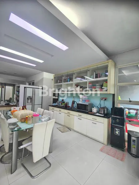 image RUMAH SIAP HUNI DENGAN KONSEP OPEN SPACE RAYA GADING PANTAI SURABAYA TIMUR (3)