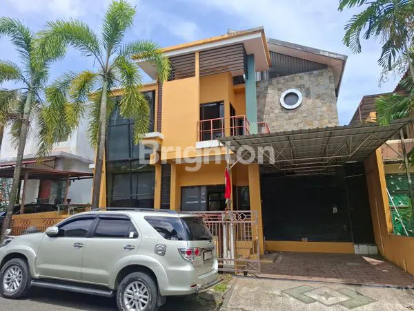 image RUMAH MEWAH 2 LANTAI + KOLAM RENANG DI BALIKPAPAN BARU (1)