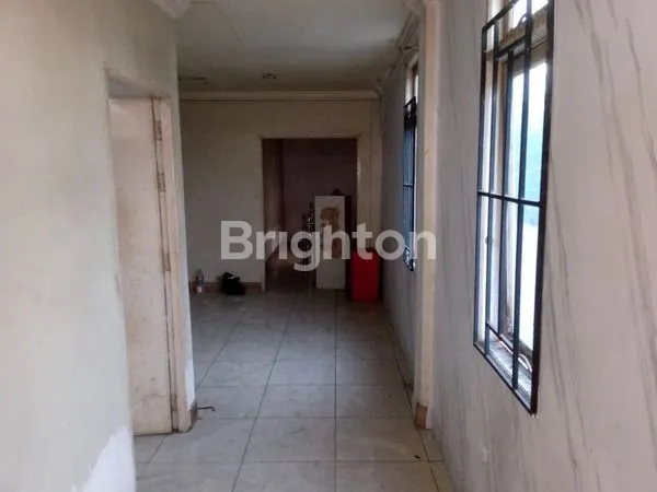 image RUKO 2 LANTAI STRATEGIS DI PEREMPATAN TANJUNG RAYA 2 PONTIANAK (6)