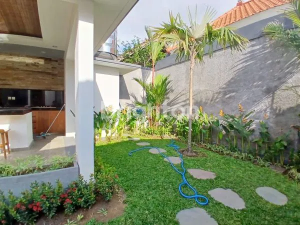 image VILLA EKSKLUSIF & MODERN 4 BR DI SANUR BARAT – LOKASI STRATEGIS (2)