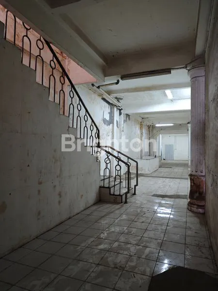 image RUKO LEGENDARIS DAN STRATEGIS DI JEMBATAN 5 (5)