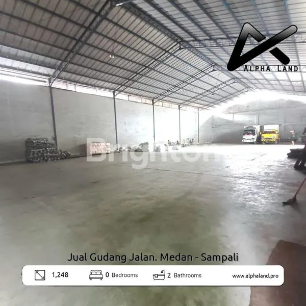 image GUDANG PINGGIR JALAN TERAWAT &  SIAP PAKAI  (2)