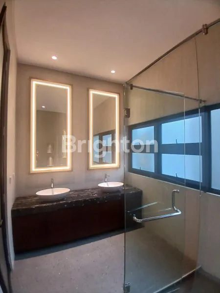 image MEWAH MINIMALIS 2 LANTAI FURNISH DEKAT TOLL SATELIT DAN GRAHA FAMILI (8)