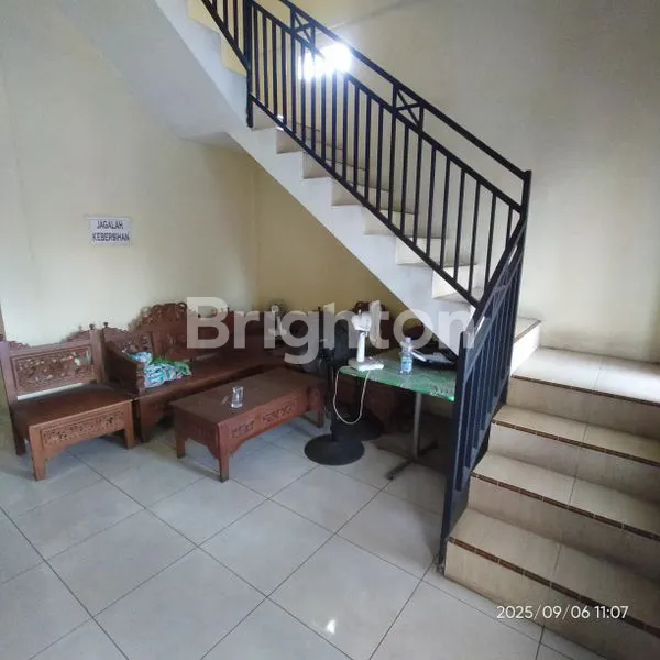 image DI JUAL RUMAH KOS MASIH AKTIF WARNA KUNING, LOKASI STRATEGIS DI PUSAT KOTA TULUNGAGUNG.  (4)