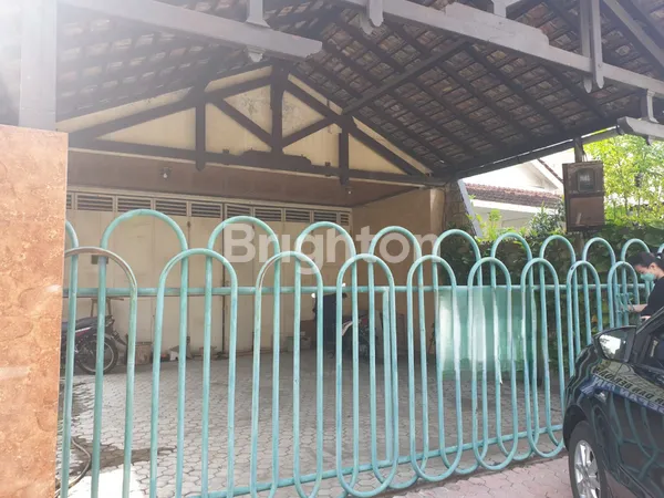 image HOOK !! BANGUNAN COCOK UNTUK TEMPAT USAHA LOKASI DARMO PERMAI TIMUR  (2)