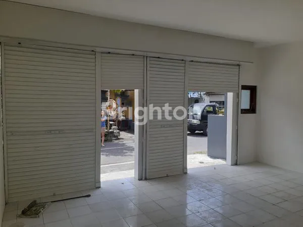 image STAND TOKO DIPINGGIR JALAN RAYA AREA PEMUKIMAN DAN RAMAI SANGAT COCOK BUAT INVESTASI DISEWA2KAN DAN USAHA SENDIRI DIAREA DENPASAR BARAT (6)