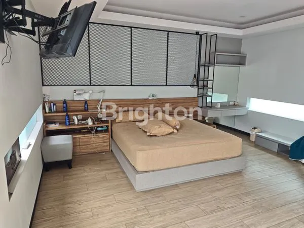 image RUMAH 2 LANTAI STRATEGIS DEKAT TOL PASTEUR, 300M² SIAP HUNI (7)