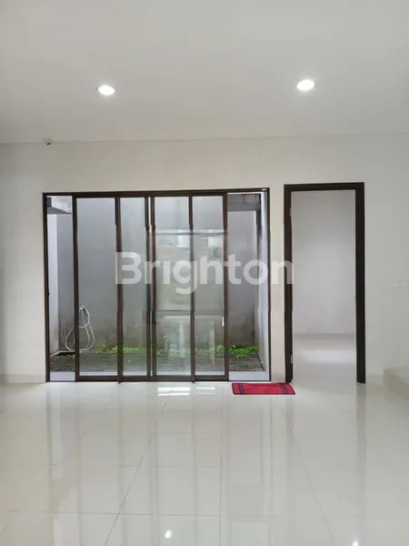 image RUMAH CANTIK SIAP HUNI DI BSD CITY (3)