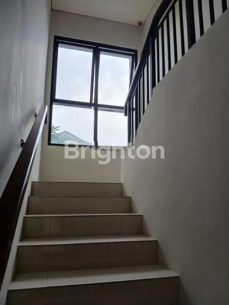 image RUMAH CANTIK SIAP HUNI DI BSD CITY (6)