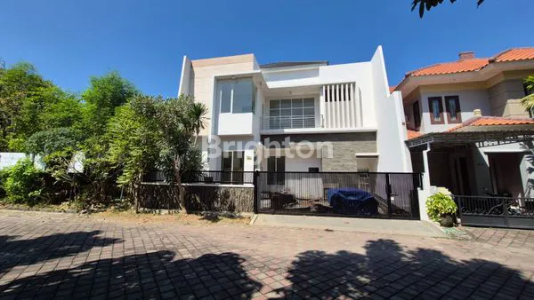 image RUMAH MEWAH 2 LANTAI DEKAT GALAXY MALL, REGENCY 21 SURABAYA (2)