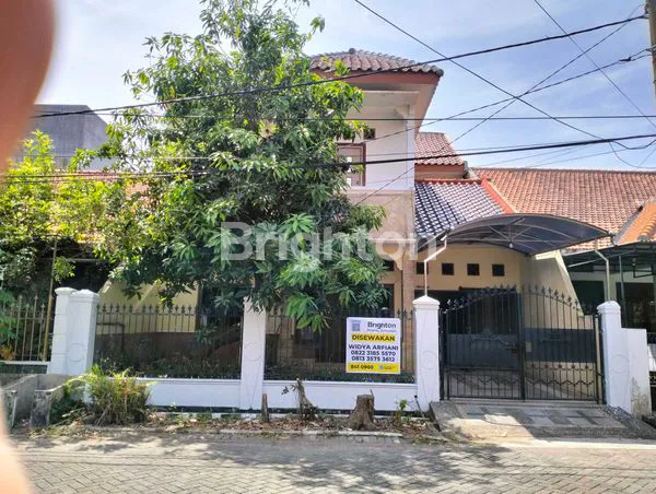 image RUMAH 2 LANTAI SEMI-FURNISHED DI GAYUNGSARI TIMUR, AREA ELITE (1)