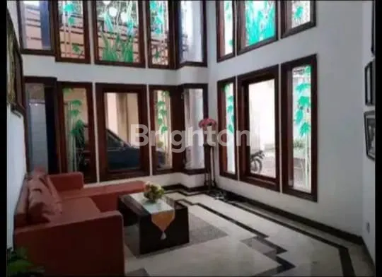 image RUMAH TOWNHOUSE 2 LANTAI SIAP HUNI ADA SWIMMING POOL DAERAH KEBAYORAN LAMA, JAKARTA SELATAN  (2)