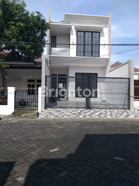 image RUMAH 2 LANTAI : MODERN , BAGUS , HIGH QUALITY ,100% BARU GRESS (1)